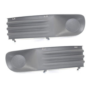 Encadrements de phares antibrouillard avant Volkswagen T5 7H0807489C 7H0807490C ABS à clipser, côté gauche et droit - Product Image 3