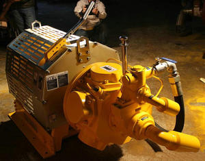Pneumatic <strong>Drum</strong> <strong>Winch</strong> with Lightweight Composite Materials and Ergonomic Controls - Product Image 4