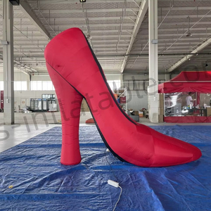 Chaussure à talon haut gonflable géante rouge, modèle gonflable publicitaire personnalisé pour magasin de mode, pour la décoration de boutique - Product Image 1