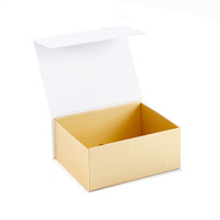 Boîte cadeau magnétique à couvercle rabattable blanche et dorée avec logo personnalisé, carton ondulé rigide, impression offset écologique, doublure en éponge