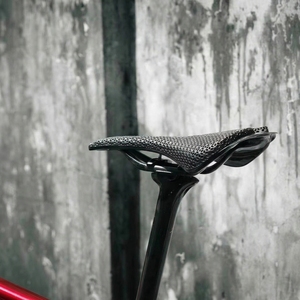 Bolsa de Selim Bigrock em Fibra de Carbono Impressa em 3D, Ultraleve, Confortável e Respirável, Acessório de Ciclismo para Estrada e Montanha - Product Image 4