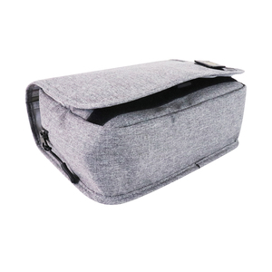 Trousse de Toilette Homme Multifonctionnelle en Polyester Imperméable 2024 avec Fermeture Éclair et Logo Personnalisé, Idéale pour Suspendre au Sac - Product Image 4