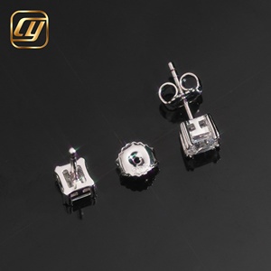 Boucles d'oreilles clous en moissanite taille Asscher, sertissage griffe, argent 925 plaqué rhodium, bijoux de luxe géométriques pour femme, pour mariage - Product Image 2