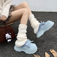 Mules à plateforme en daim gris clair pour femme, dessus en daim, grande boucle décorative, doublure intégrale en fausse fourrure, sabots chauds d'hiver sans talon