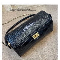 Sac à bandoulière en cuir véritable à motif crocodile noir pour femme, design vintage avec serrure, grande capacité, sac de navetteur