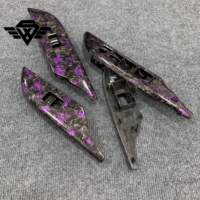 Kit de revêtement intérieur en fibre de carbone forgée brillante pour Toyota Hilux Revo 2015-2026 avec accents en feuille violette, installation autocollante