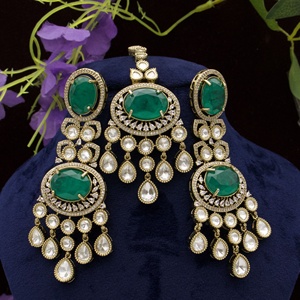 Green Emerald Cut Kundan <b>Necklace</b> <b>Set</b> Antique Gold Plated Wedding Ethnic <b>Indian</b> Jewelry Statement <b>Necklace</b> Matching Earrings - Product Image 2