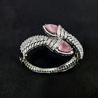 Bracelet manchette ajustable fait main pour femme en laiton plaqué rhodium imitation, orné de zircone cubique 289 géométrique ouvrable – Cadeau romantique pour soirée