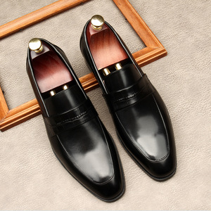 Mocasines de cuero de grano completo estilo británico para hombre, cómodos, transpirables, tejidos, versátiles, de cuero genuino, hechos a mano. - Product Image 1