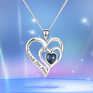 Collana con ciondolo a doppio cuore inciso per mamma, gioiello alla moda con catena a clavicola, regalo per donna - Product Image 2