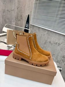 <span class=keywords><strong>Bottines</strong></span> <span class=keywords><strong>Chelsea</strong></span> <span class=keywords><strong>cloutées</strong></span> noires pour femmes semelle rouge Style Edgy Punk bottes courtes en cuir à lacets pour automne hiver semelle intérieure PU - Product Image 2