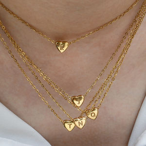 Collana Minimalista da Donna con Iniziale a Cuore, Gioiello in Acciaio Inossidabile Placcato Oro 18k, Ciondolo a Forma di Cuore con Lettera - Product Image 6