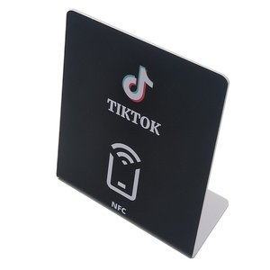 Aangepaste <span class=keywords><strong>Qr</strong></span> <span class=keywords><strong>Code</strong></span> Programmeerbaar Google Review Stand Nfc Kaart/<span class=keywords><strong>Display</strong></span> Hub Tafel Review Nfc Kaart - Product Image 3