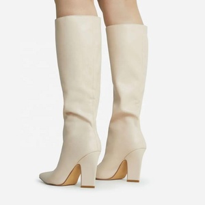 <span class=keywords><strong>Botte</strong></span> longue au genou à talon bloc à bout pointu à la mode en <span class=keywords><strong>simili</strong></span> <span class=keywords><strong>cuir</strong></span> <span class=keywords><strong>beige</strong></span> pour femmes et dames - Product Image 4