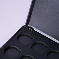 Palette de fards à paupières 12 trous personnalisée Conteneur Boîte de maquillage en plastique Stockage intérieur EVA intégré Personnalisé