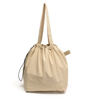 Sac fourre-tout portable grande capacité pour femme, léger en nylon, couleur unie, sac à bandoulière et à main, idéal pour les trajets quotidiens et les voyages