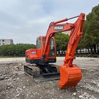 Excavatrice sur chenilles DOOSAN DX75 d'occasion, faible nombre d'heures de travail, mini-excavatrice DOOSAN d'origine de 7,5 tonnes pour la construction