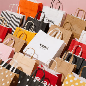 Sac de shopping en papier kraft de qualité supérieure avec poignée, logo personnalisé pour l'emballage de vente au détail de la mode et la promotion de l'image de marque - Product Image 4