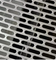 Marches d'escalier en acier inoxydable perforées à fentes allongées, légères et durables, pour une sécurité accrue