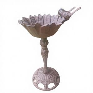 Nouveauté : Bain d'oiseaux unique en métal massif, ornement extérieur autoportant, finition poudrée résistante à la pluie, directement de l'usine indienne - Product Image 1