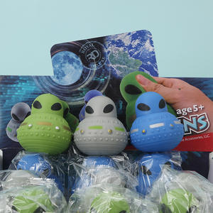 ぬいぐるみ フィジェットトイ 人気商品 プラスチック製エイリアン スクイーズトイ ストレス解消 クリエイティブUFO スローリバウンドドール 不安解消 スクイーズ - Product Image 3
