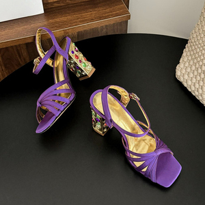 Sandales de luxe pour femmes à talons hauts épais dorés, ornées de diamants colorés, avec brides croisées et boucles à la cheville - Product Image 4