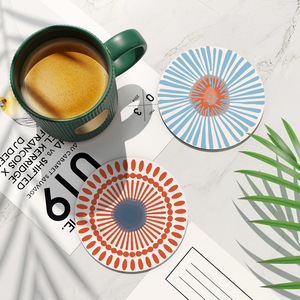 Sous-verres en plastique Betty, 90Pvc, ronds, résistants à la chaleur, faciles à nettoyer, tapis de table à café pour salle à manger - Product Image 5