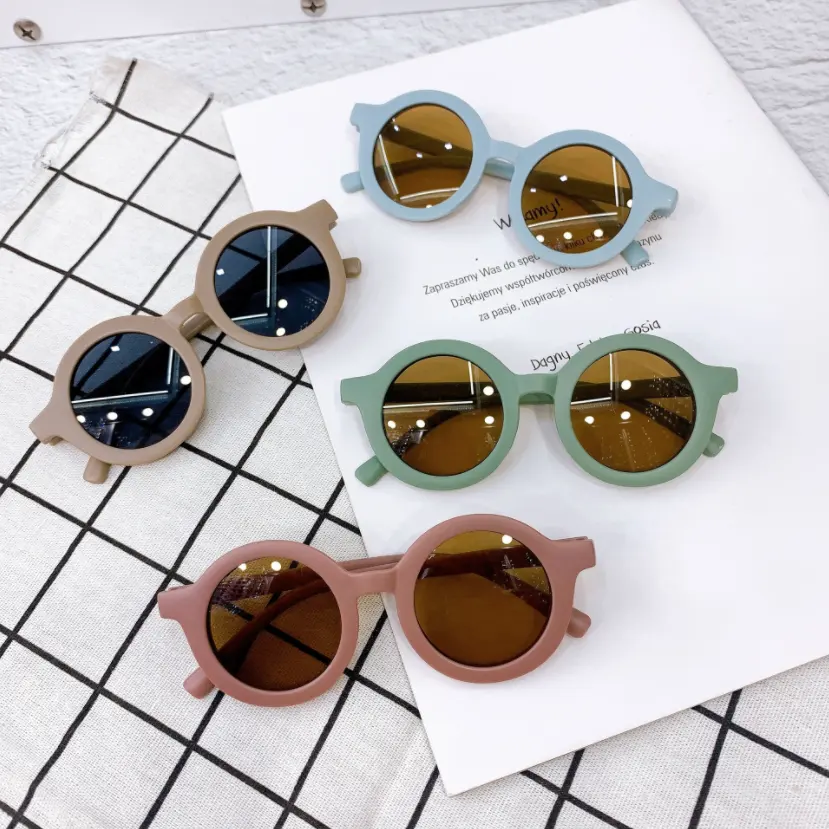 Vente en gros, Vintage rond en plastique UV400 mode bébé garçon Lunettes de Soleil Enfants Lunettes de Soleil Enfants nouveau 2023