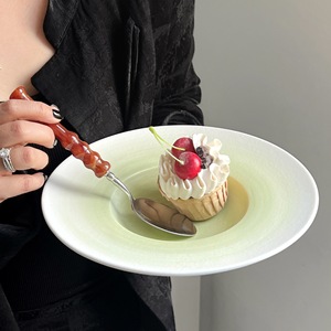 Assiette creuse en céramique mate de style occidental, design élégant, pour salade, modèle chapeau de paille - Product Image 2