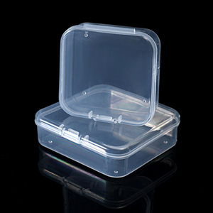 Boîte à bijoux rectangulaire en plastique PP transparent 7x7x2,2 cm avec couvercle pour le rangement et l'organisation - Product Image 1