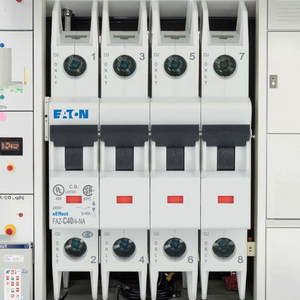 Высококачественный компактный автоматический выключатель Eaton FAZ-C1/2-NA (MCB) с защитой от перегрузки и короткого замыкания - Product Image 1