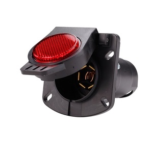 Conector de extremo de coche de hoja profesional de 7 vías, nuevas piezas de remolque de plástico con sello de goma duradero y elemento reflectante de 12-24V - Product Image 1