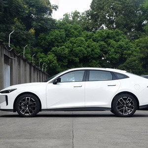 Changan UNI-V <span class=keywords><strong>IDD</strong></span> Híbrido Enchufable Premium, Edición Smart Fun de 136 KM, Automático, Nuevo, Ideal para Conducción Urbana Relajada, en Venta - Product Image 5