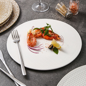 <span class=keywords><strong>Assiette</strong></span> <span class=keywords><strong>de</strong></span> service en céramique texturée avec accent doré, design bicolore pour la restauration fine et la présentation en restaurant - Product Image 4