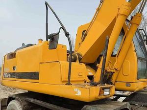 Excavatrice sur pneus Hyundai 210W d'occasion de haute qualité, 21 tonnes, avec attache rapide, brise-roche et tarière, certifiée CE, Daewoo - Product Image 5