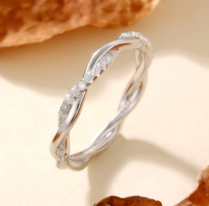 Anillo de Compromiso de Moissanita con Corte Corazón, Engaste Pavé, Plata 925, Estilo Romántico para Mujer - Product Image 6