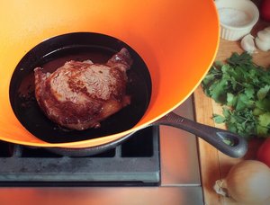 Protection anti-éclaboussures en silicone orange personnalisée 22-28CM pour poêle, couvercle de casserole, écologique et durable pour la cuisson - Product Image 6