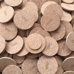 Vente en gros de bouchons à vis en bambou pour boissons, taille personnalisée 38 mm 70 mm, avec logo gravé, non rechargeables, impression UV pour gobelets - Product Image 2