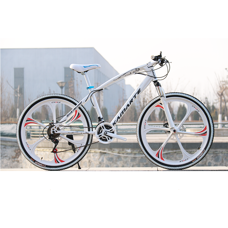 スタイリッシュで丈夫な大人チョッパー自転車で、最高のライディング