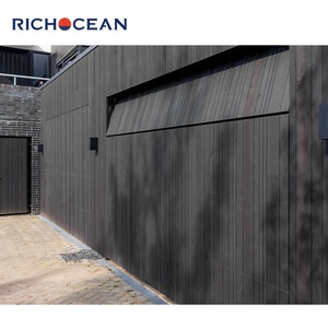 Portes <span class=keywords><strong>de</strong></span> <span class=keywords><strong>garage</strong></span> en aluminium et bois noir avec grille invisible, portail à lattes verticales, clôture industrielle automatique, <span class=keywords><strong>porte</strong></span> <span class=keywords><strong>de</strong></span> <span class=keywords><strong>garage</strong></span> - Product Image 2