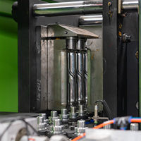 Machine de soufflage de bouteilles en PET à 4 cavités entièrement automatique certifiée CE pour l'eau minérale et les boissons 1500ml avec PLC et roulement