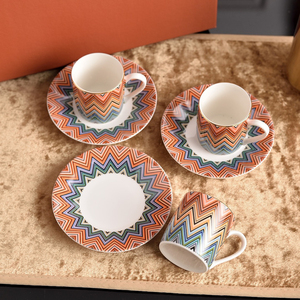 Juego de 6 Tazas de Espresso de Porcelana China con Diseño de Tela Estilo Medio Oriente, Ecológico, de Lujo y Alta Calidad, con Platos y Caja de Regalo Personalizable - Product Image 3