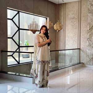 Conjunto de Salwar Kameez Crema Bordado con Chal Estampado Floral, Traje Pakistaní Indio, Ropa Formal - Product Image 1