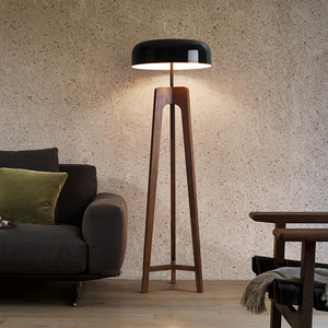 Houten Vloerlamp Nordic Creatieve Woonkamer Slaapkamer Gastenverblijf Hotelbank Naast De Verticale Vloer