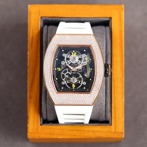 Montre de luxe pour homme plaquée or rose, sertie de diamants, avec cadran squelette en cristal saphir et bracelet en caoutchouc noir, mouvement mécanique, entièrement sertie de pierres. - Product Image 1