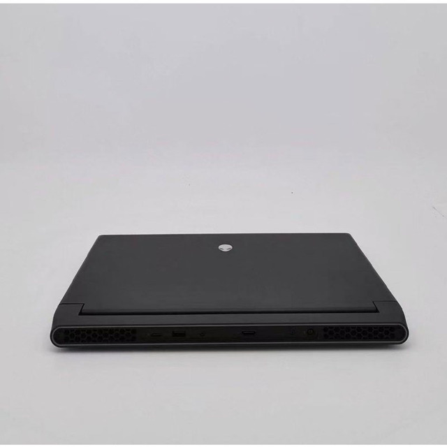 A-lienware M15 R7  Laptop , Featuring a 15.6-inch Intel I7-12700H Processor, 16GB of RAM, a 1TB SSD, a 165Hz Gaming Computer