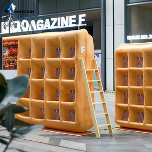 Patung roti-roti panggang raksasa serat kaca dengan blok coklat untuk tampilan depan toko majalah (Seni Jalan Komersial) - Product Image 1