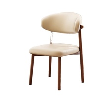 Chaises et tables de salle à manger d'occasion en bois massif, style médiéval, revêtement en cuir, dossier épaissi, luxe haut de gamme, pour usage domestique ou en restaurant