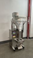 Équipement d'emballage vertical automatique hydraulique multifonctionnel pour sachets avec remplissage et scellage de haute précision
