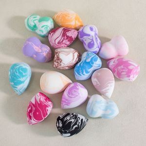 Nouveautés 2026 – Éponge de Maquillage 3D Lavable Effet Marbre Hydrophile Sans Latex, Couleurs Violet/Rose/Vert, Forme Goutte d'Eau - Product Image 2
